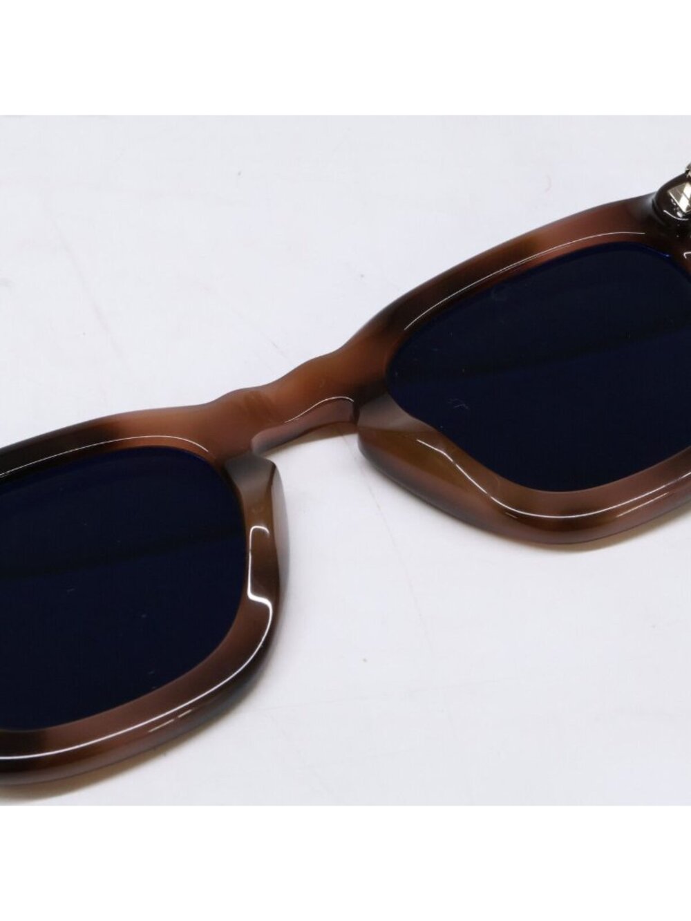 Moncler Mr Wellington Eyewear - Picture 7 of 8